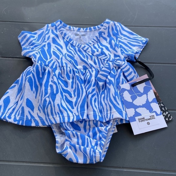 Baby Adaptive Short Sleeve Sea Twig
Blue Faux Wrap Dress - DVF for target new - Picture 2 of 3